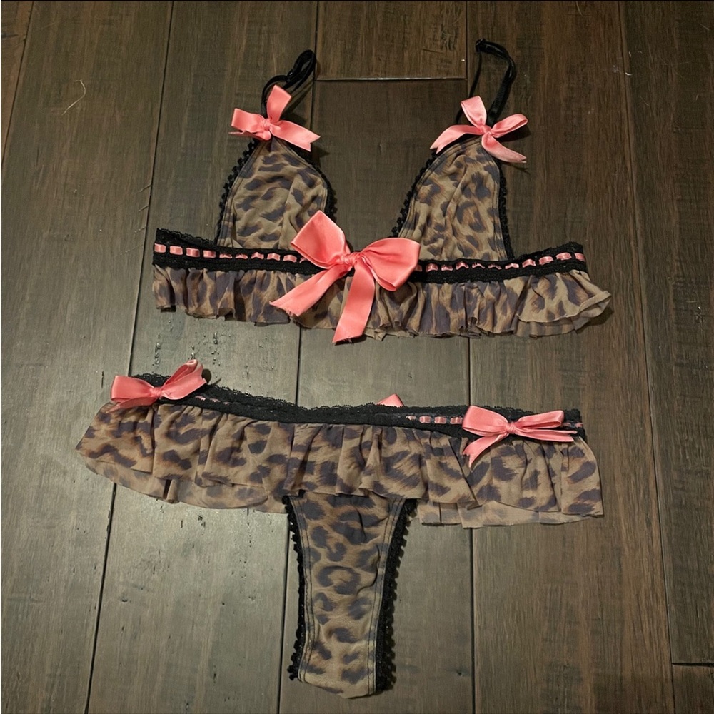 Trashy Lingerie Viola Leopard Print Ruffle Set - Picture 3 of 11
